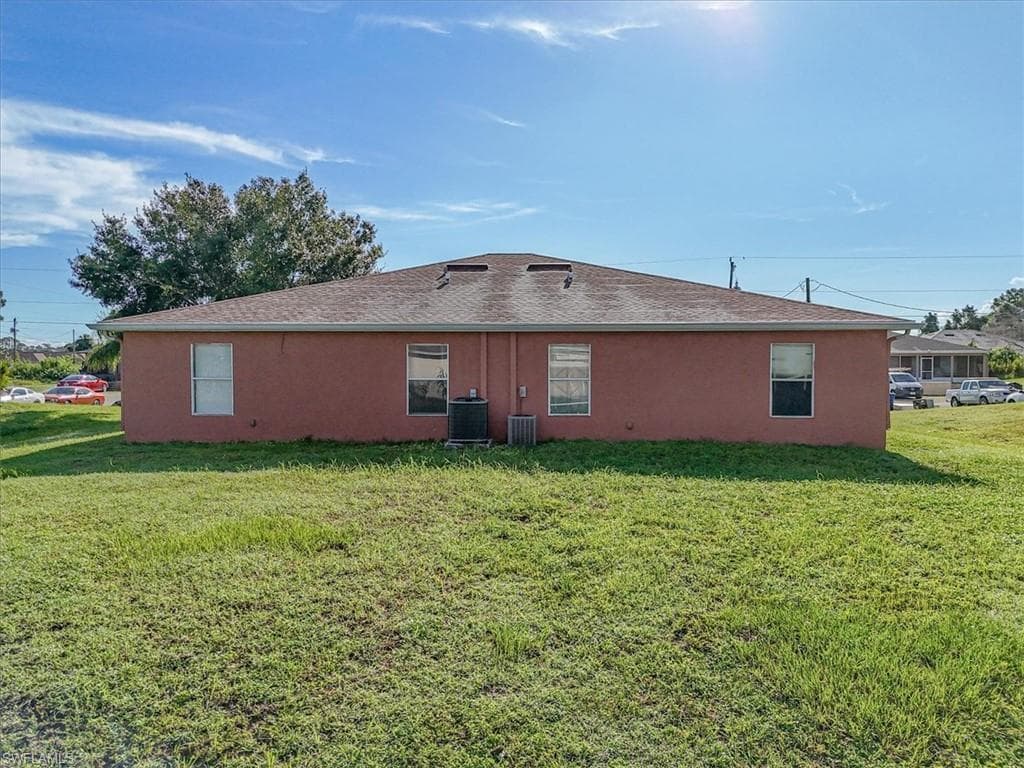 204/206 Ichabod Ave, Lehigh Acres, FL 33973-24