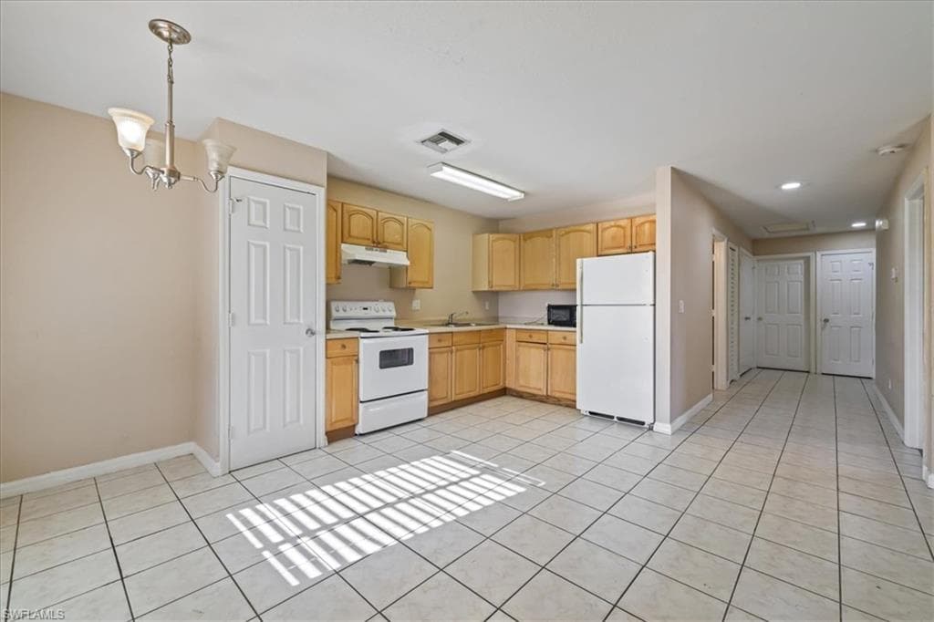 204/206 Ichabod Ave, Lehigh Acres, FL 33973-4