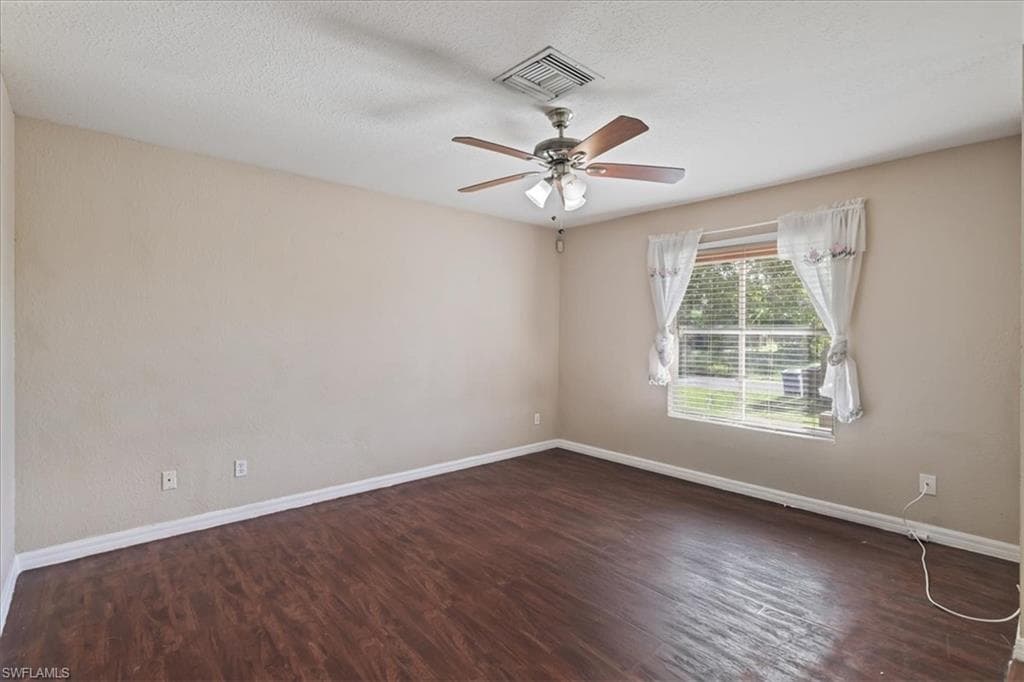 204/206 Ichabod Ave, Lehigh Acres, FL 33973-7