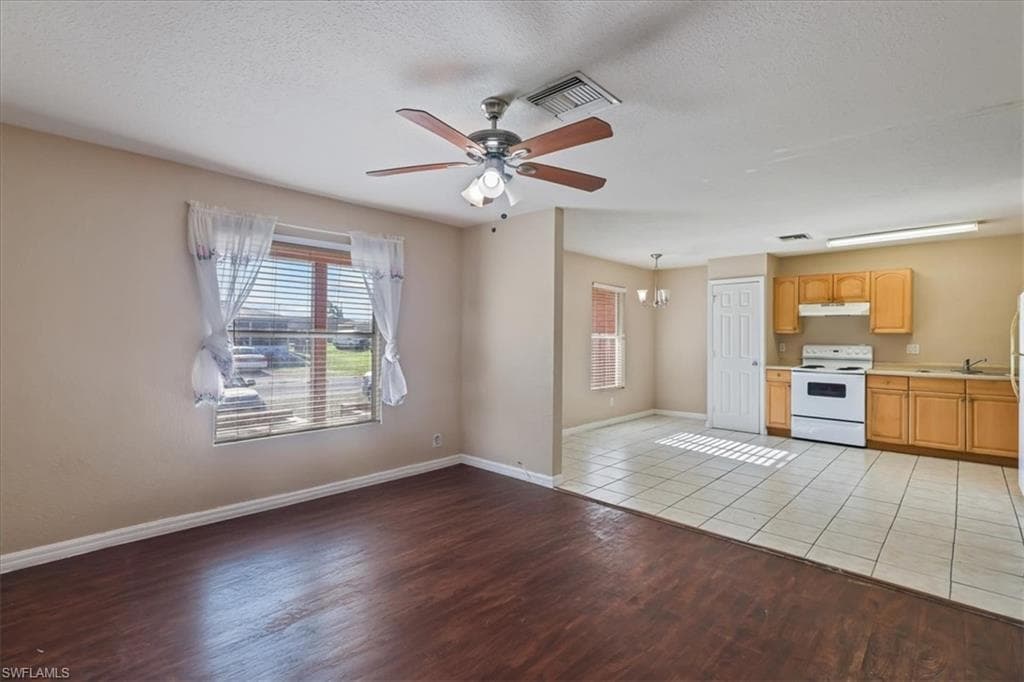 204/206 Ichabod Ave, Lehigh Acres, FL 33973-8