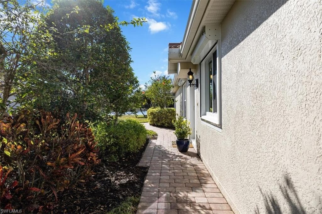 7267 Salerno Ct, Naples, FL 34114-3