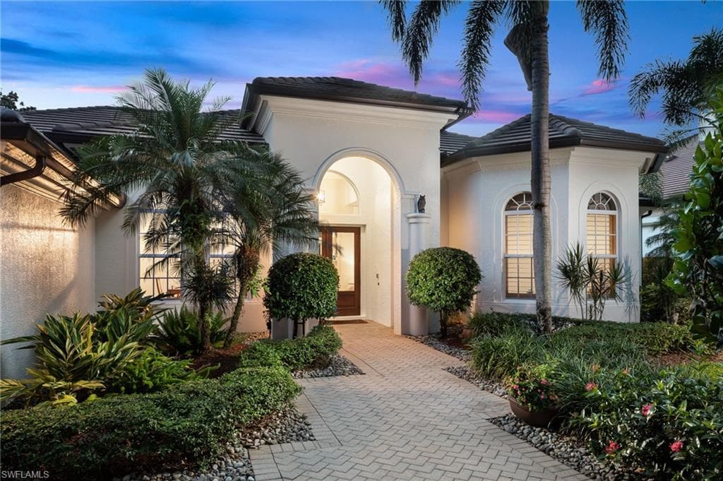 499 Terracina Way, Naples, FL 34119-4