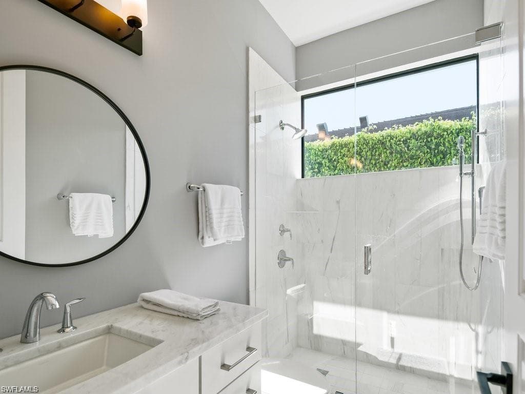 695 Wedge Dr, Naples, FL 34103-21