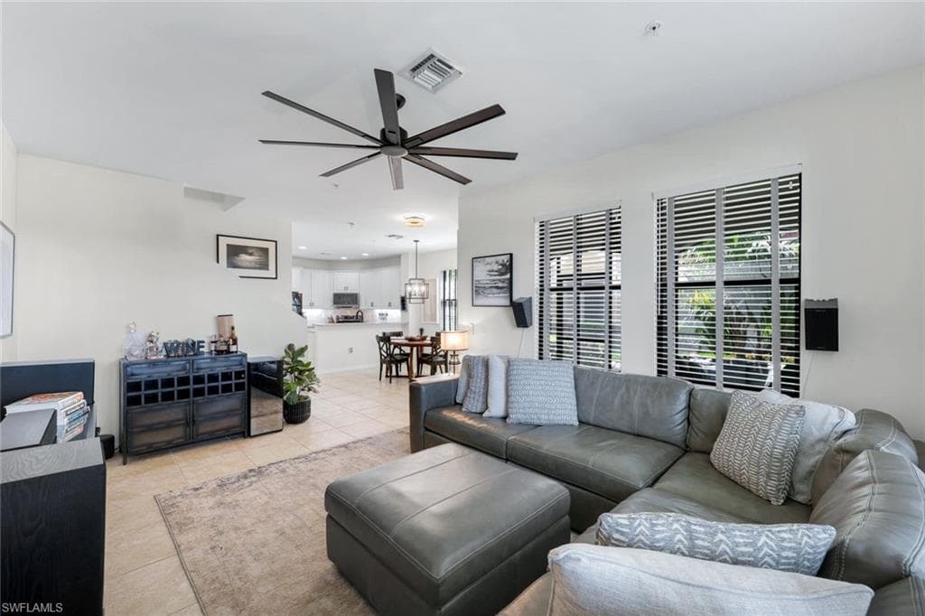 1399 Santiago Cir 1103, Naples, FL 34113-6