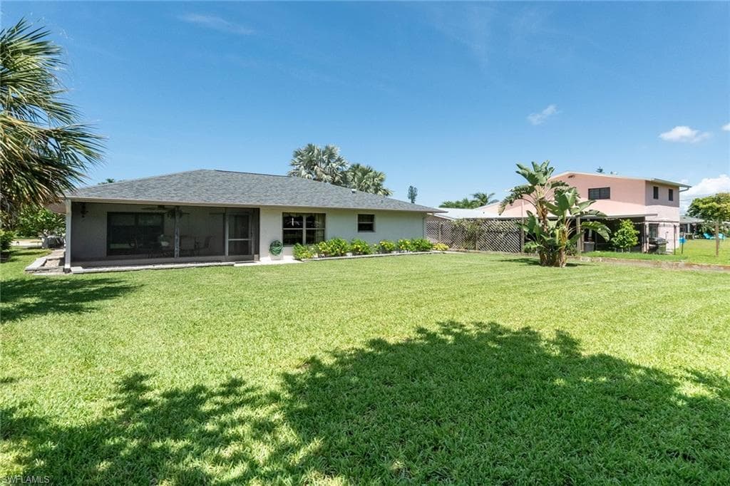 520 Valley Dr, Bonita Springs, FL 34134-20