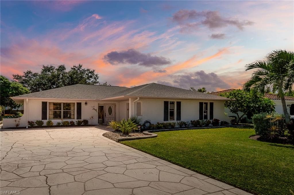 520 Valley Dr, Bonita Springs, FL 34134-21