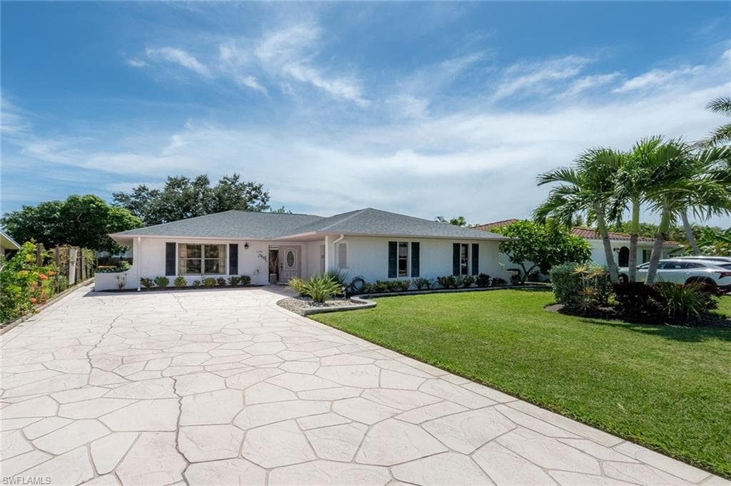 520 Valley Dr, Bonita Springs, FL 34134-2