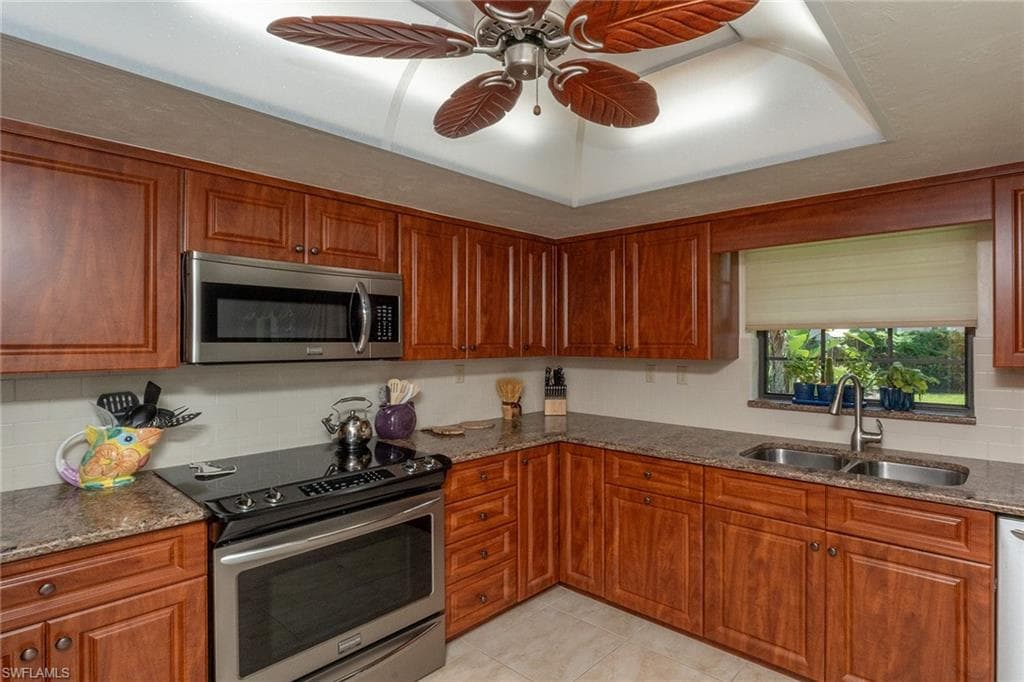 520 Valley Dr, Bonita Springs, FL 34134-8