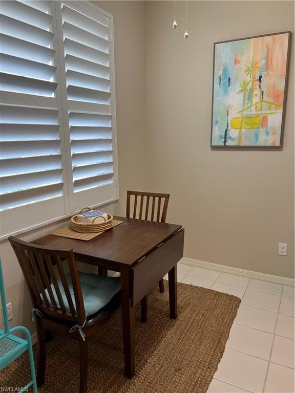 8555 Naples Heritage Dr 214, Naples, FL 34112-8