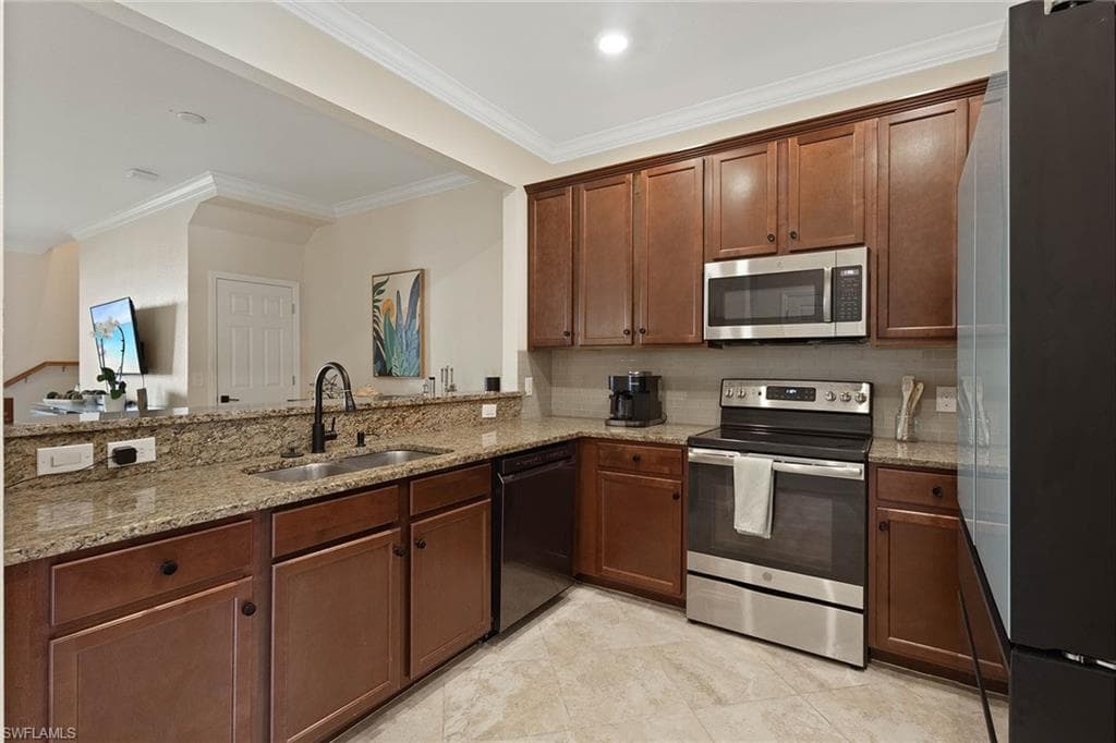 2667 Blossom Way, Naples, FL 34120-7
