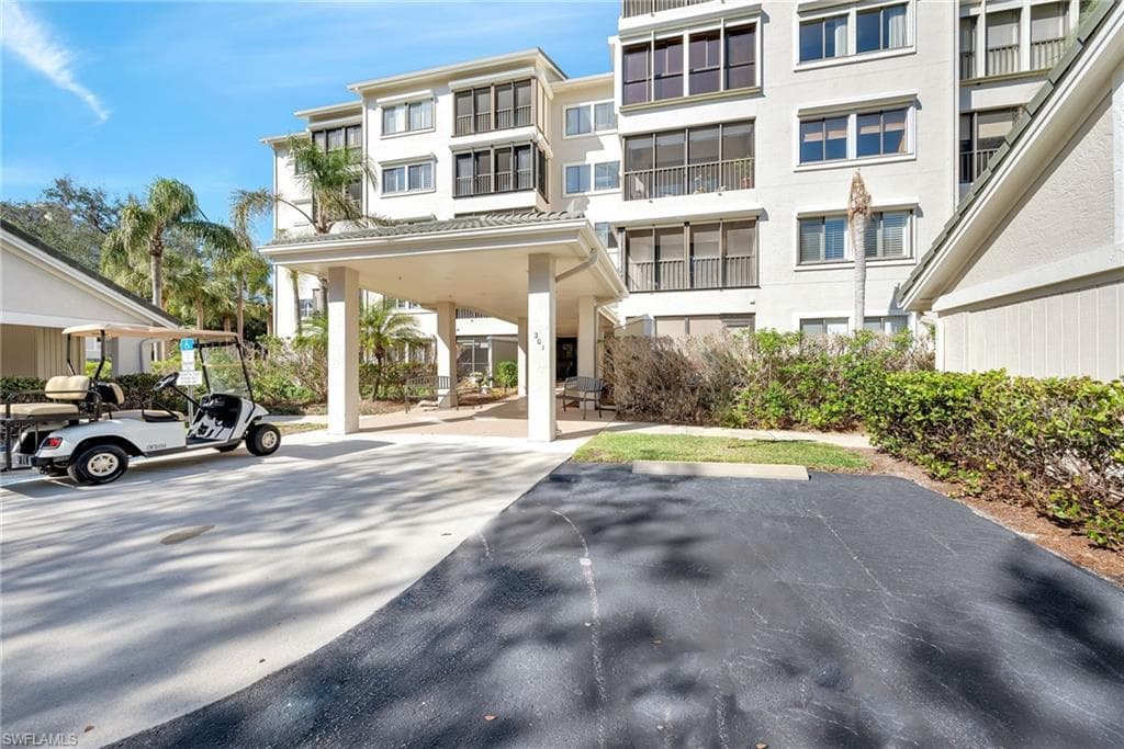 201 Arbor Lake Dr 2-205, Naples, FL 34110-23