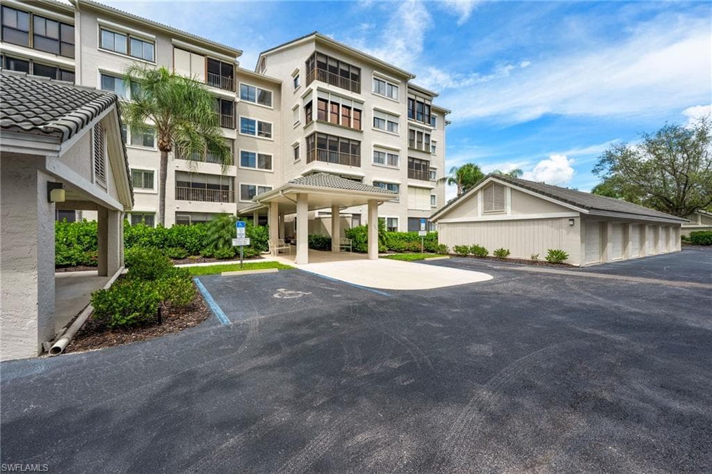 201 Arbor Lake Dr 2-205, Naples, FL 34110-24