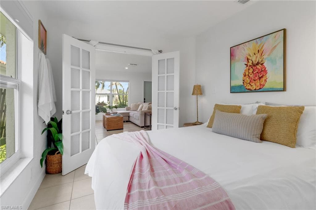 758 93rd Ave N, Naples, FL 34108-14