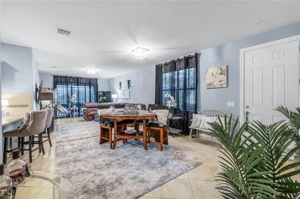 7659 Jacaranda Ln, Naples, FL 34114-12