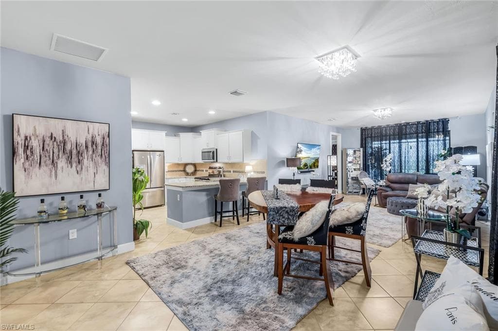 7659 Jacaranda Ln, Naples, FL 34114-13
