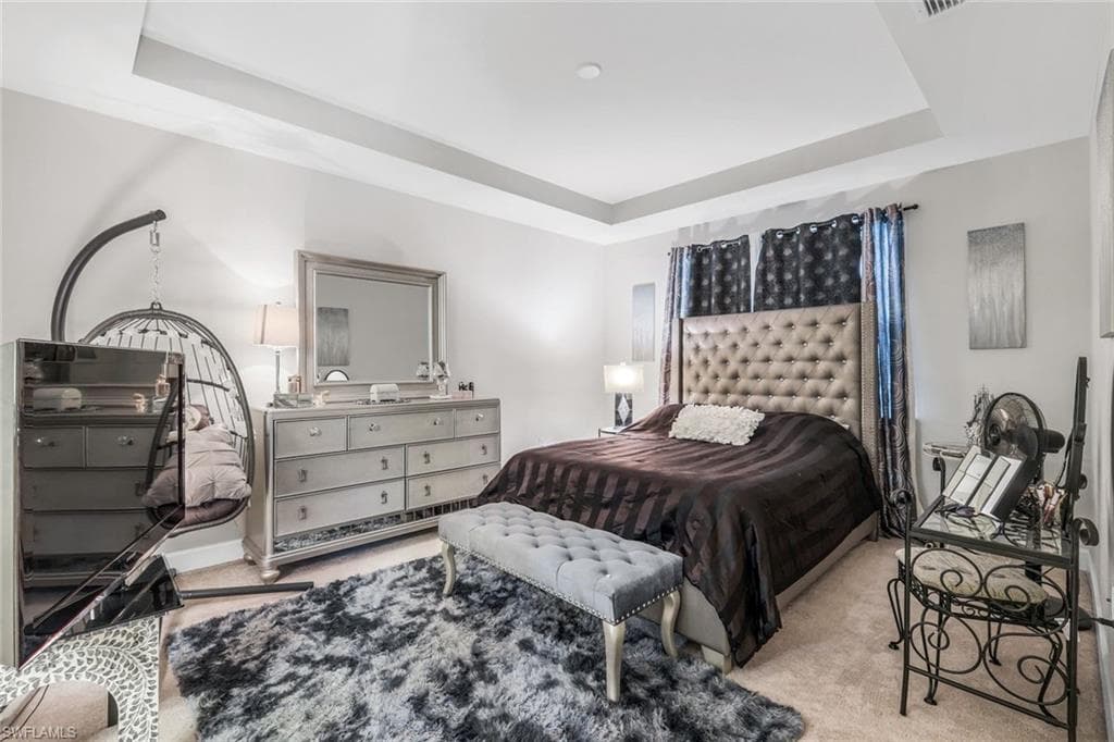 7659 Jacaranda Ln, Naples, FL 34114-15