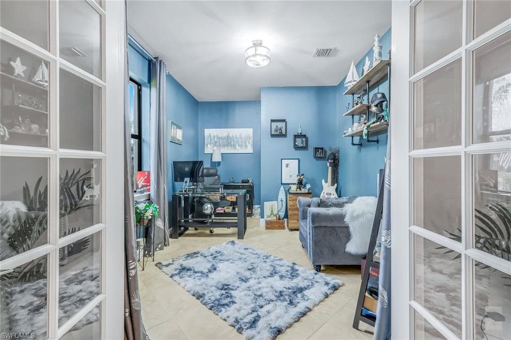 7659 Jacaranda Ln, Naples, FL 34114-19