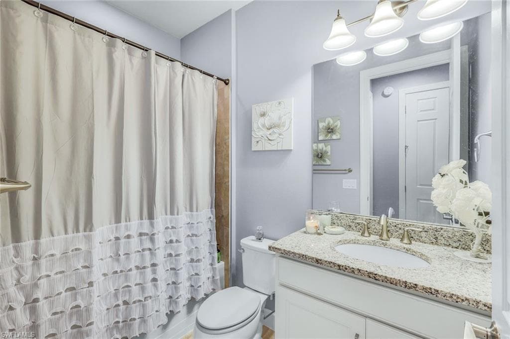 7659 Jacaranda Ln, Naples, FL 34114-20