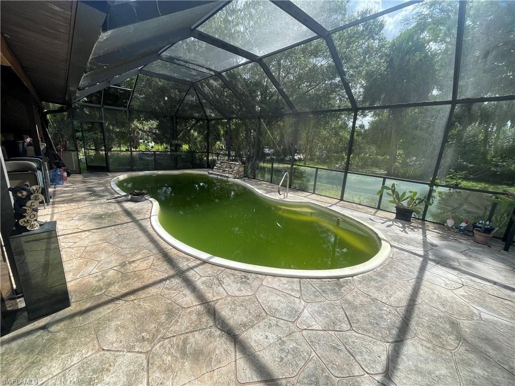 461 18th St SE, Naples, FL 34117-5
