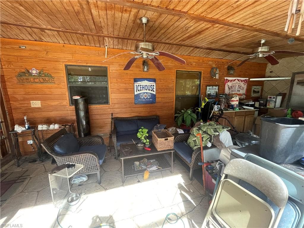 461 18th St SE, Naples, FL 34117-6