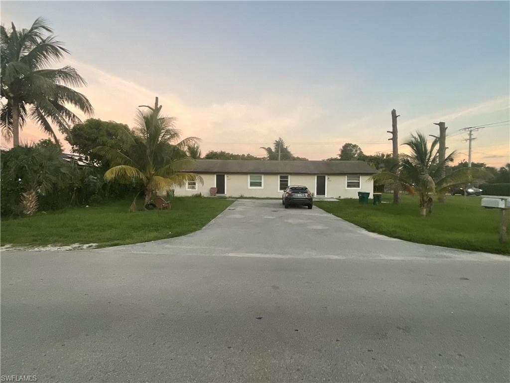 5402 Hardee St, Naples, FL 34113-1