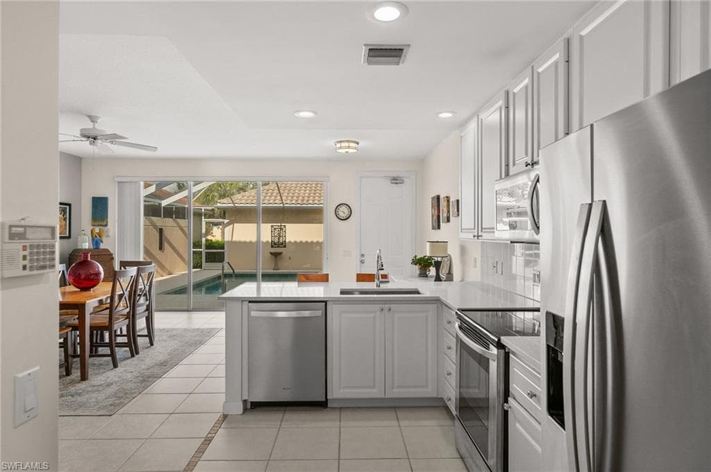 6072 Towncenter Cir, Naples, FL 34119-9