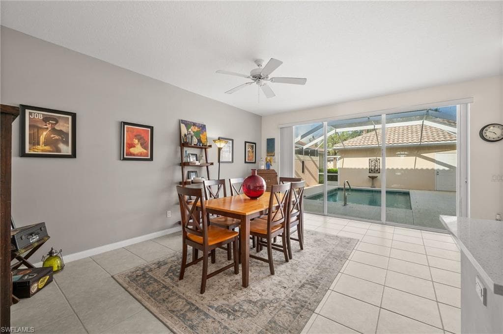 6072 Towncenter Cir, Naples, FL 34119-12