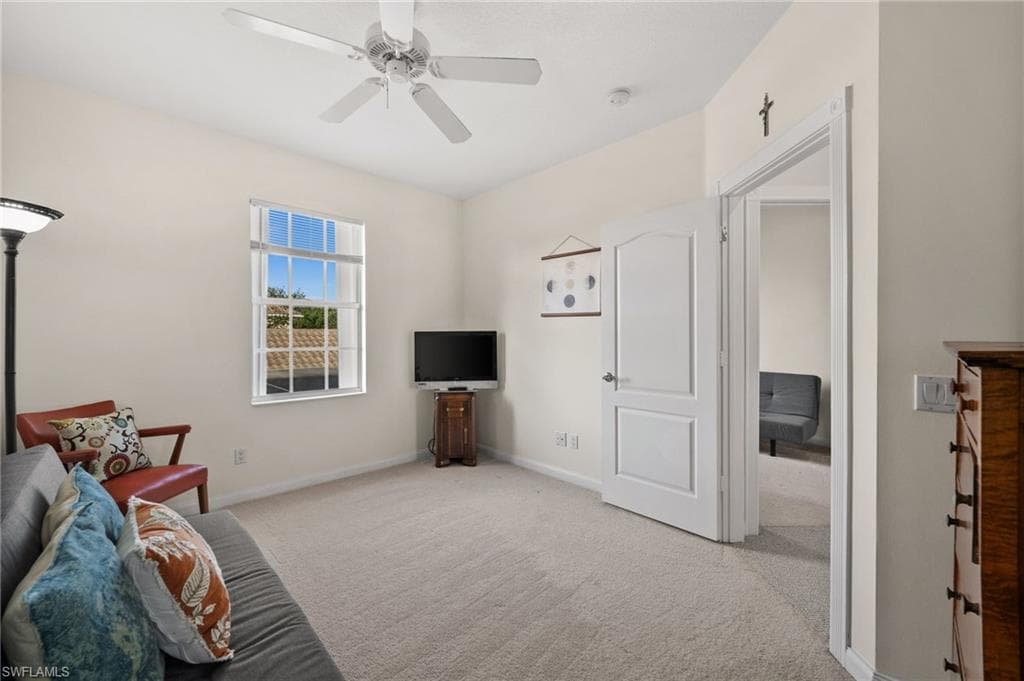6072 Towncenter Cir, Naples, FL 34119-26