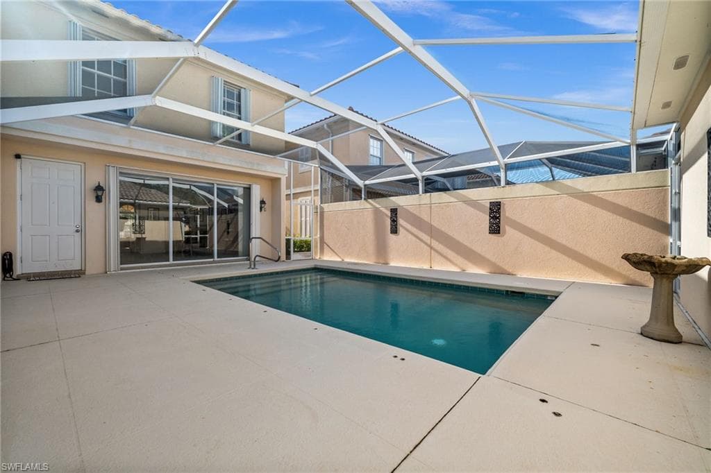 6072 Towncenter Cir, Naples, FL 34119-30