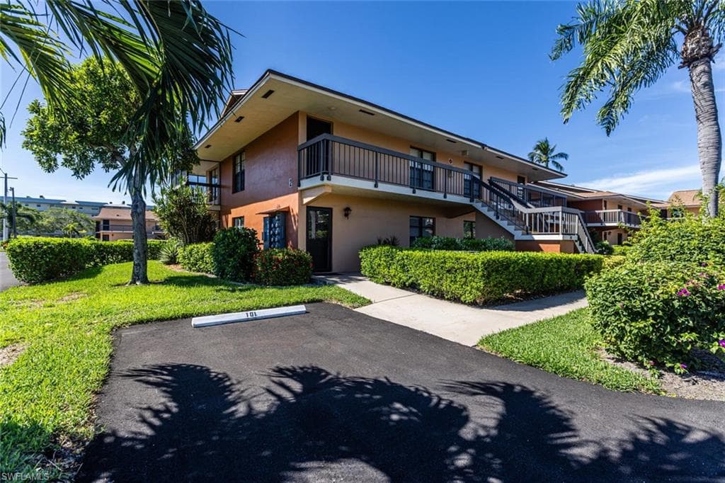 44 Greenbrier St 2-101, Marco Island, FL 34145-3