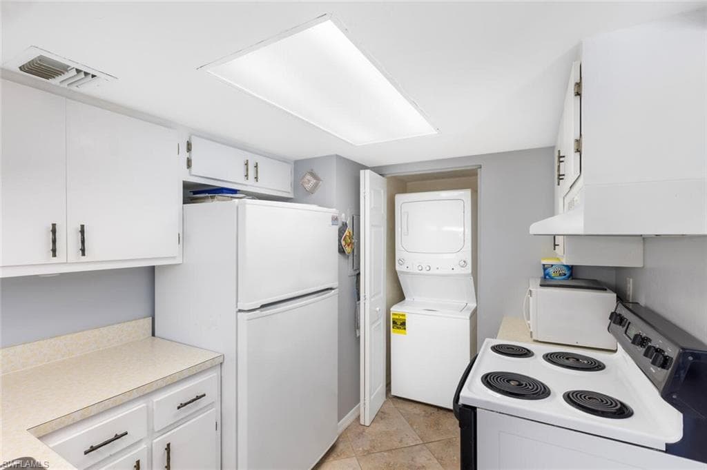 44 Greenbrier St 2-101, Marco Island, FL 34145-7