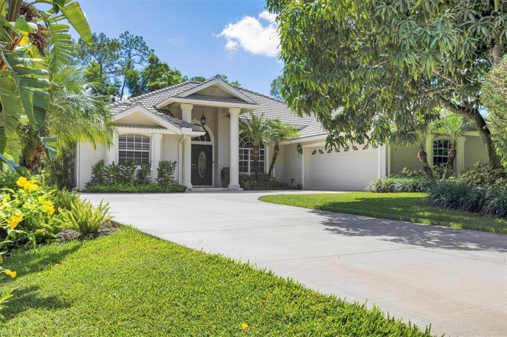 5660 Cypress Hollow Way, Naples, FL 34109-2