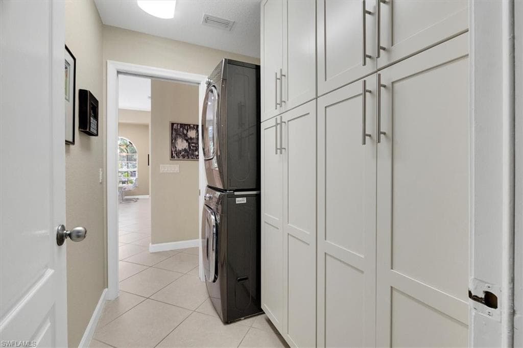 5660 Cypress Hollow Way, Naples, FL 34109-37