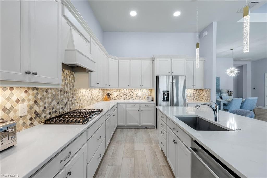 9512 Greyhawk Trl, Naples, FL 34120-10