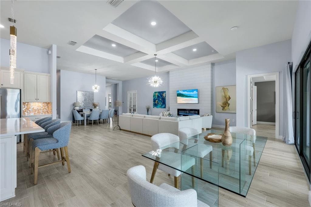 9512 Greyhawk Trl, Naples, FL 34120-14