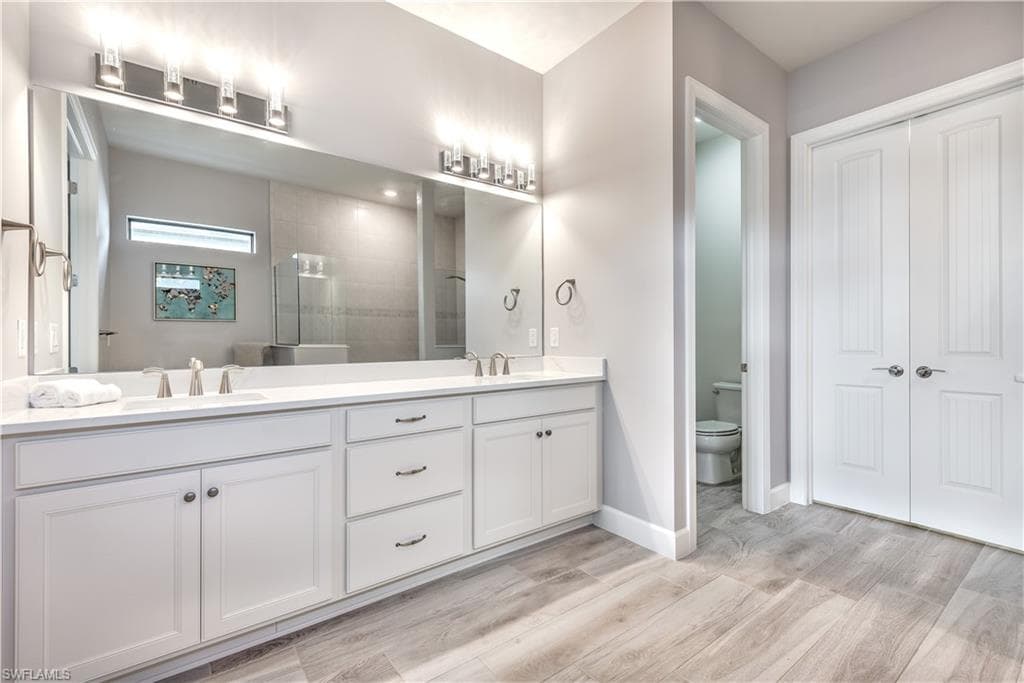 9512 Greyhawk Trl, Naples, FL 34120-20