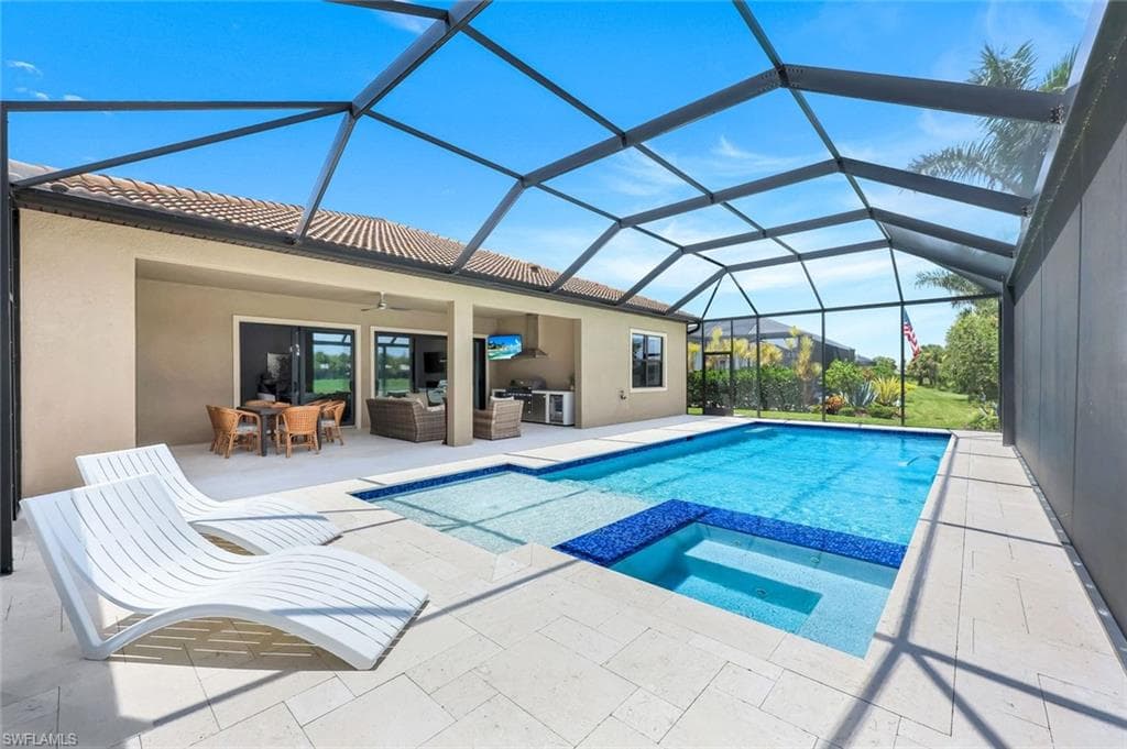 9512 Greyhawk Trl, Naples, FL 34120-36