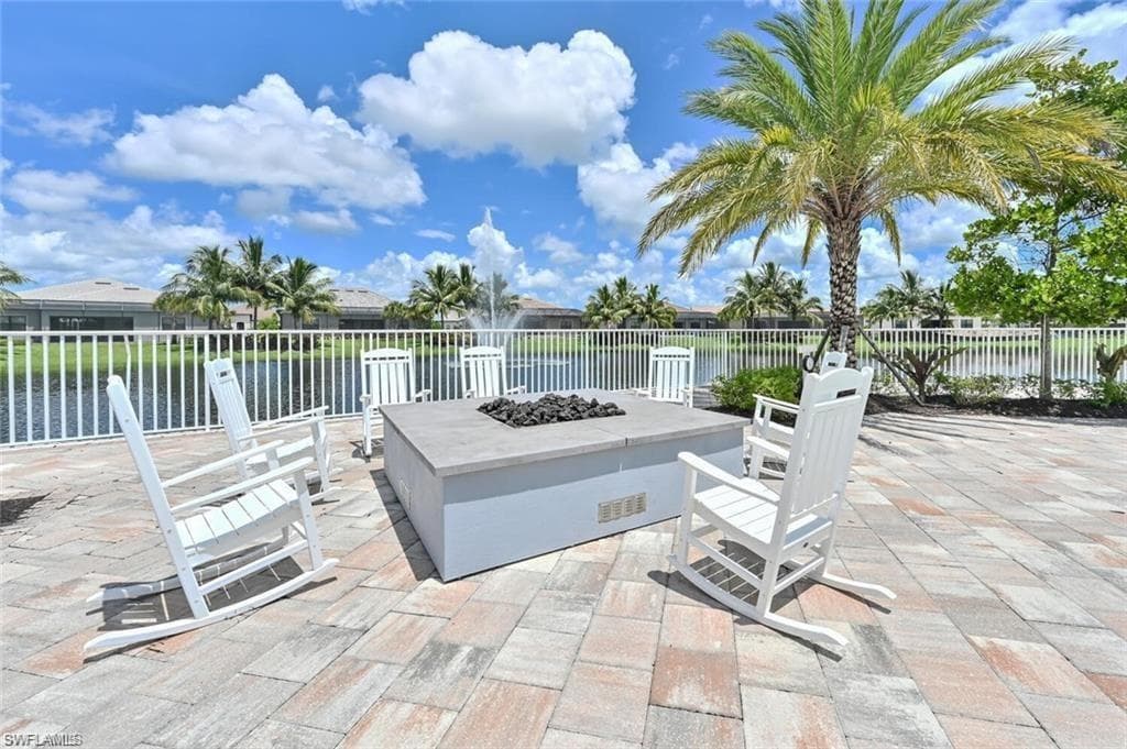 9512 Greyhawk Trl, Naples, FL 34120-47