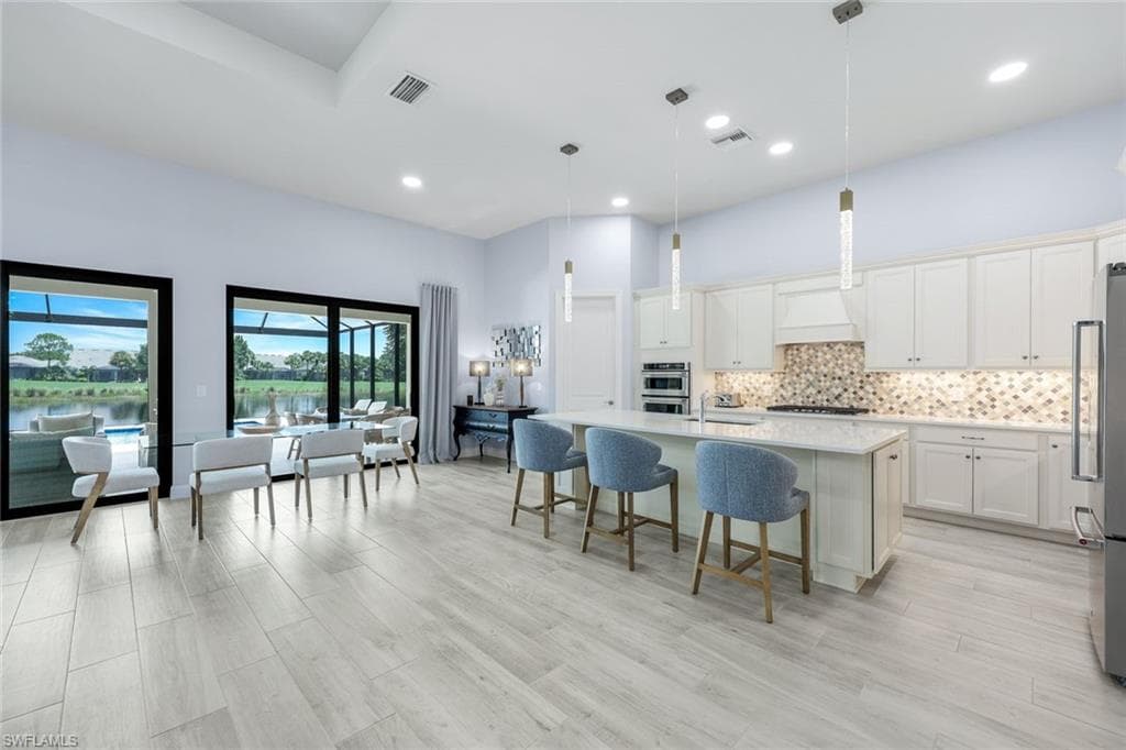 9512 Greyhawk Trl, Naples, FL 34120-6