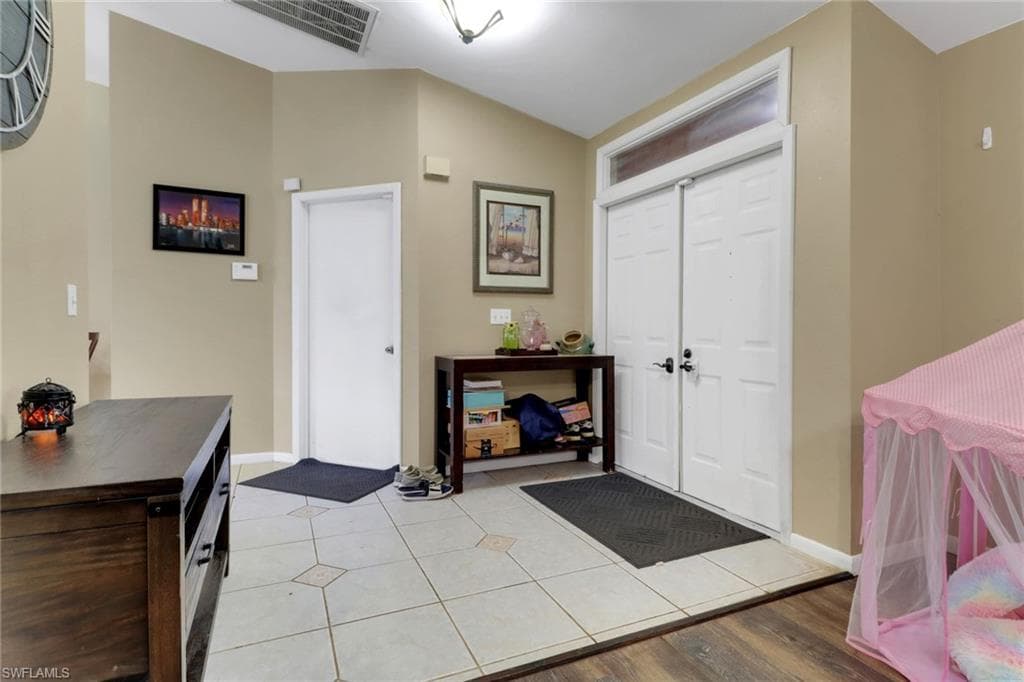 9414 Pineapple Rd, Fort Myers, FL 33967-3
