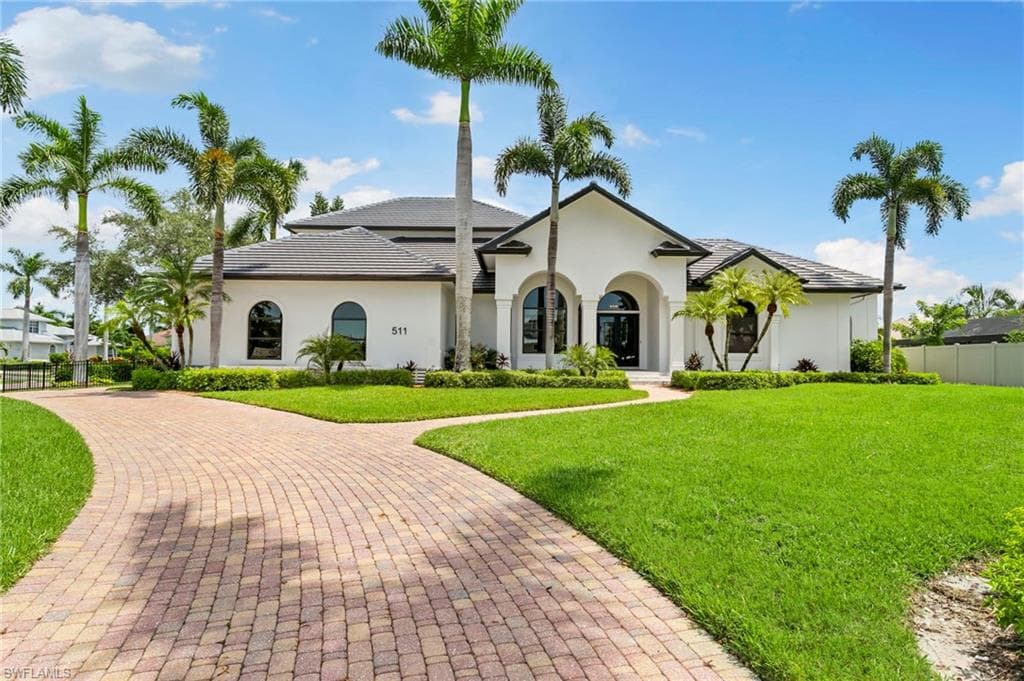 511 Alameda Ct, Marco Island, FL 34145-1