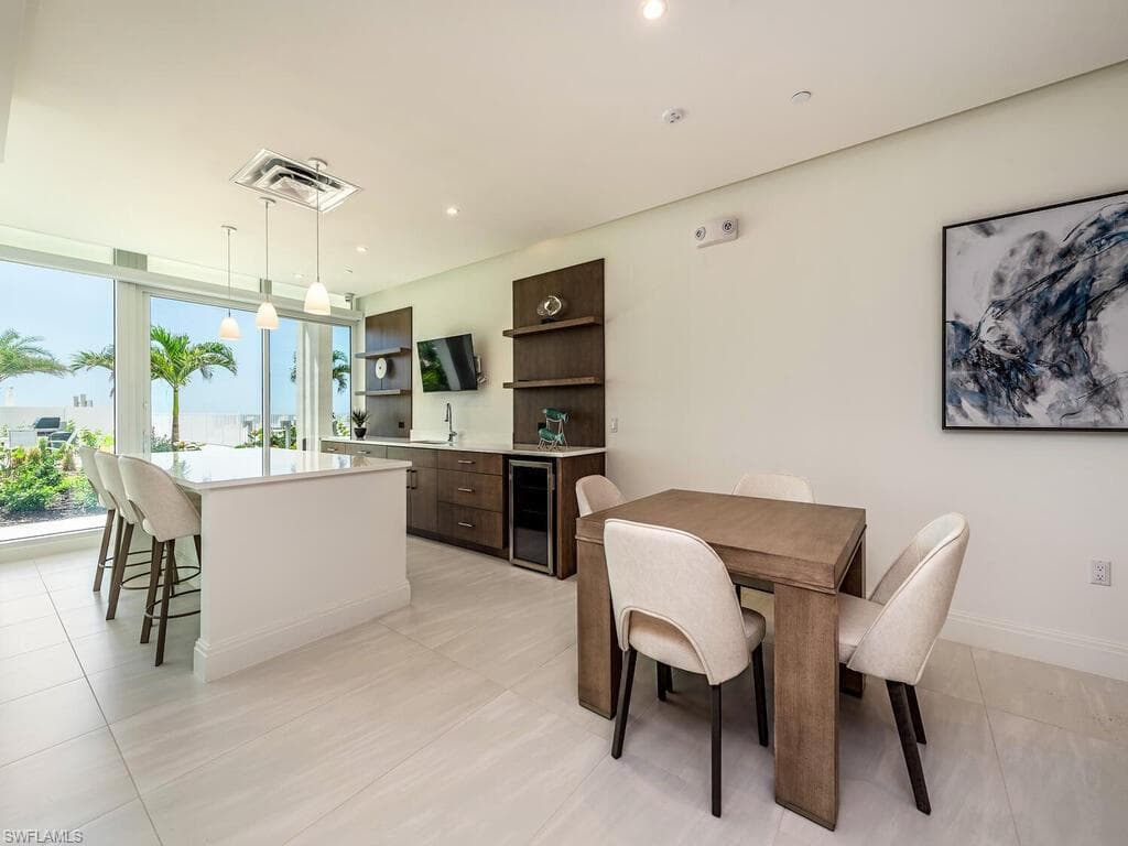 3443 Gulf Shore Blvd N 309, Naples, FL 34103-10