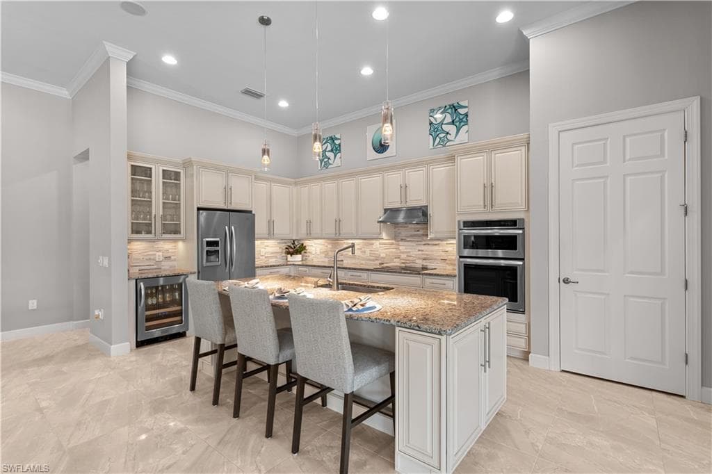 9052 Graphite Cir, Naples, FL 34120-10