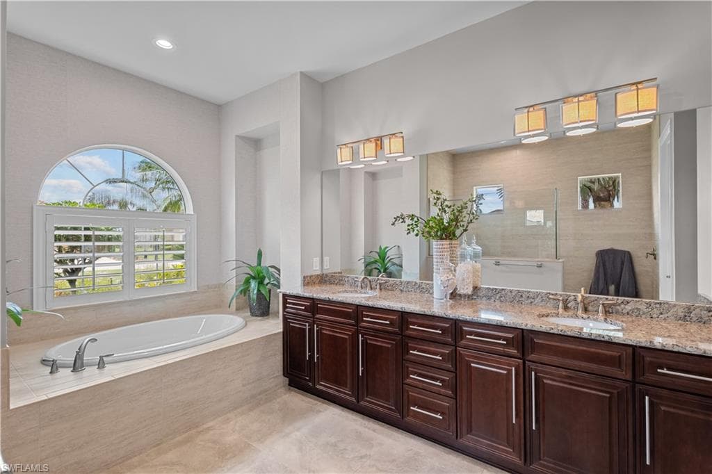 9052 Graphite Cir, Naples, FL 34120-22