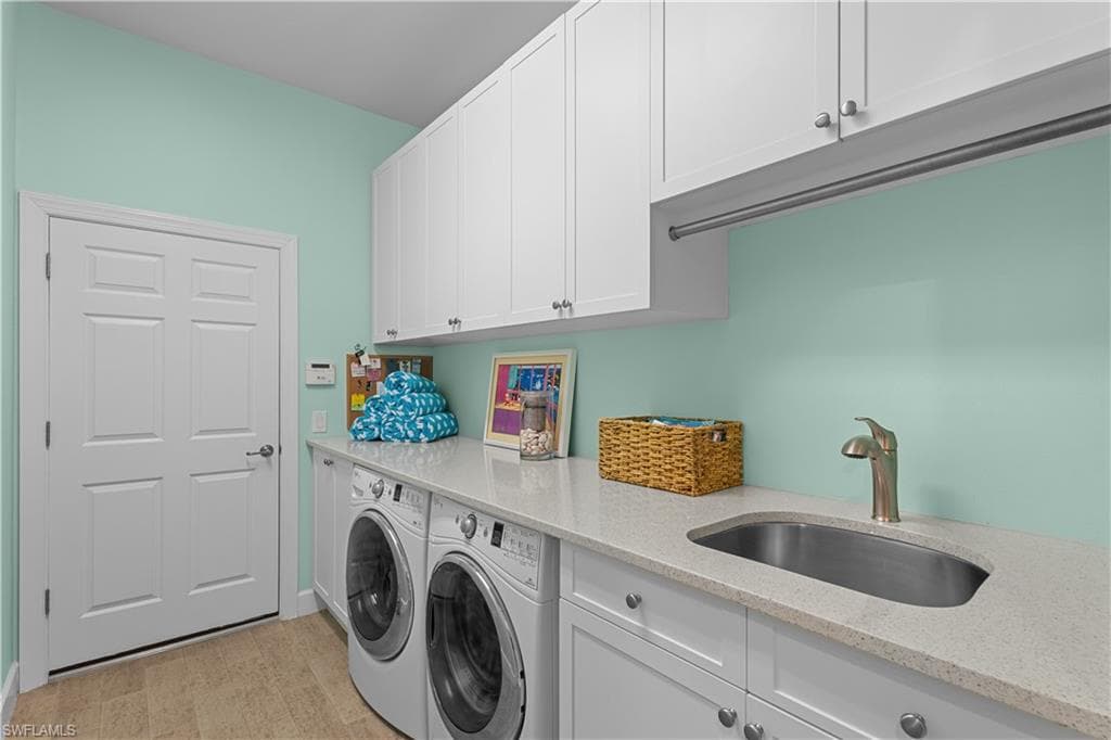 9052 Graphite Cir, Naples, FL 34120-31