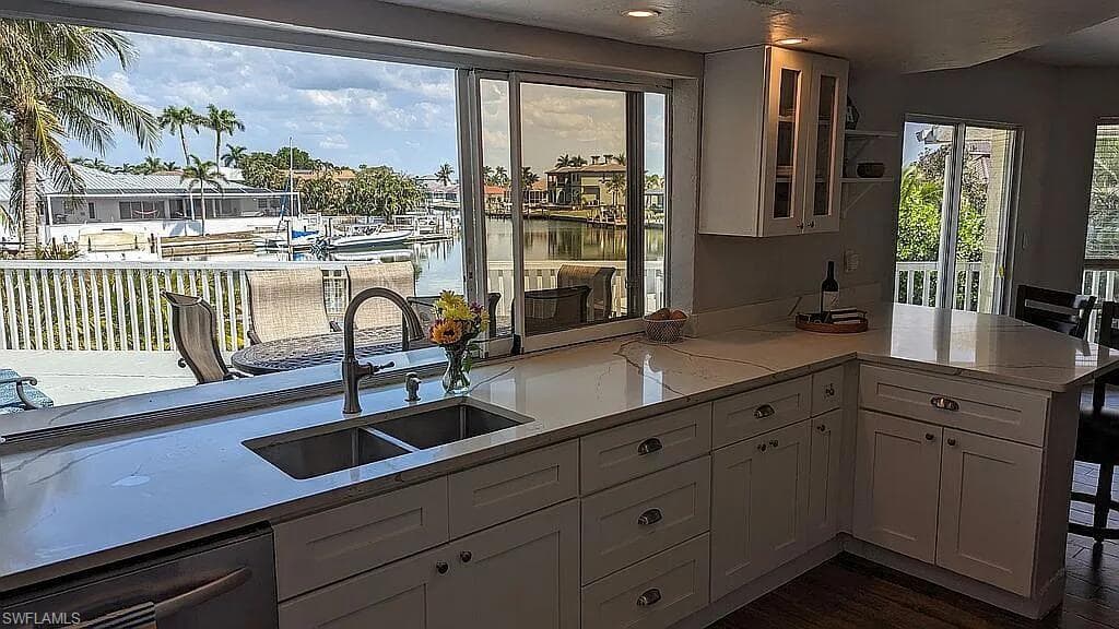 1800 Woodbine Ct, Marco Island, FL 34145-24