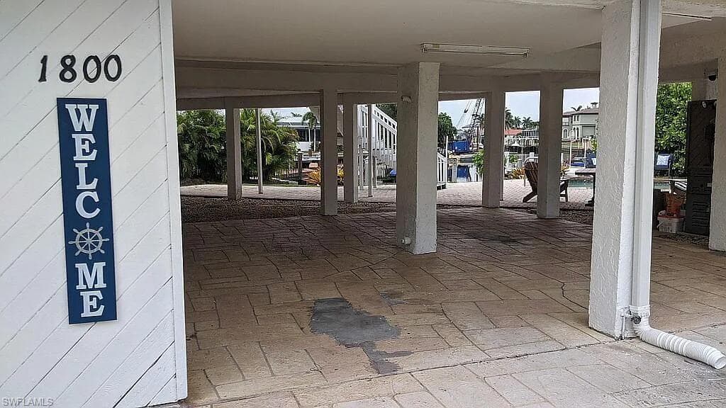 1800 Woodbine Ct, Marco Island, FL 34145-35