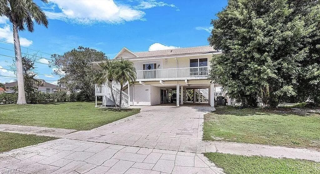 1800 Woodbine Ct, Marco Island, FL 34145-4