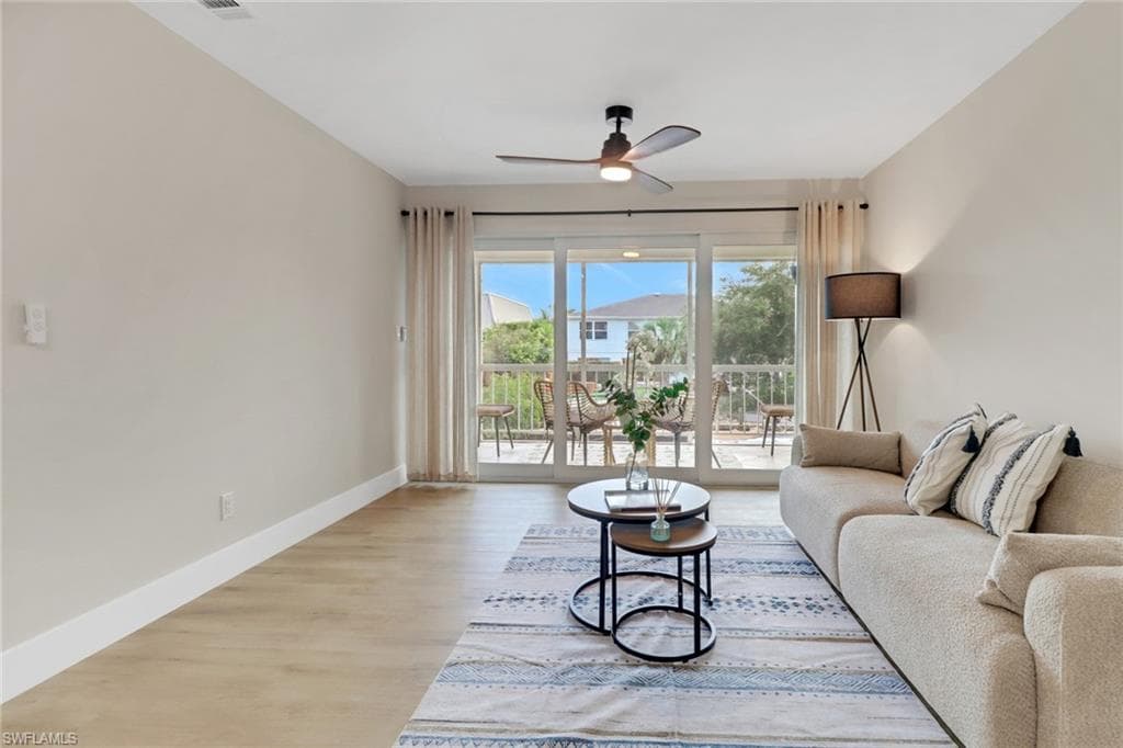 1195 Clam Ct 202, Naples, FL 34102-11