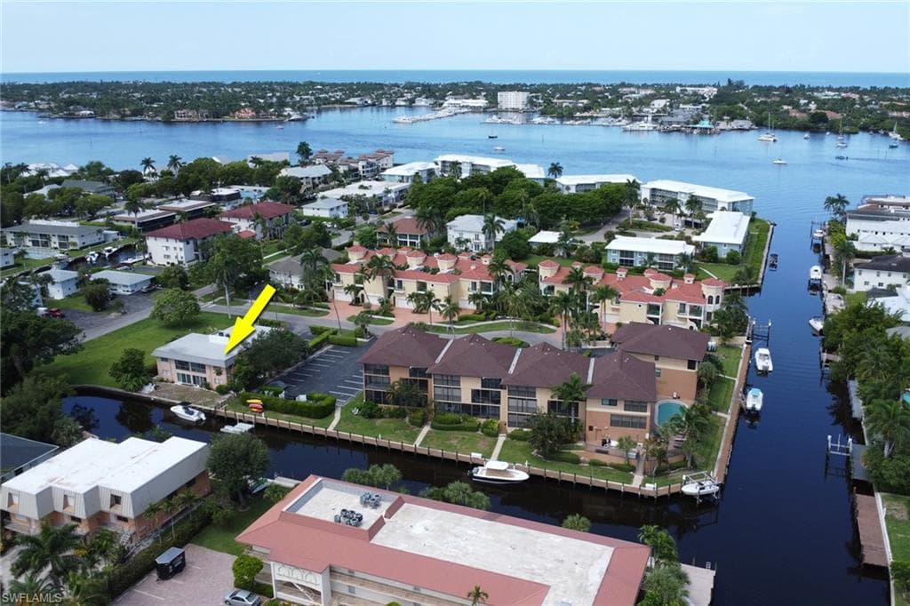1195 Clam Ct 202, Naples, FL 34102-2